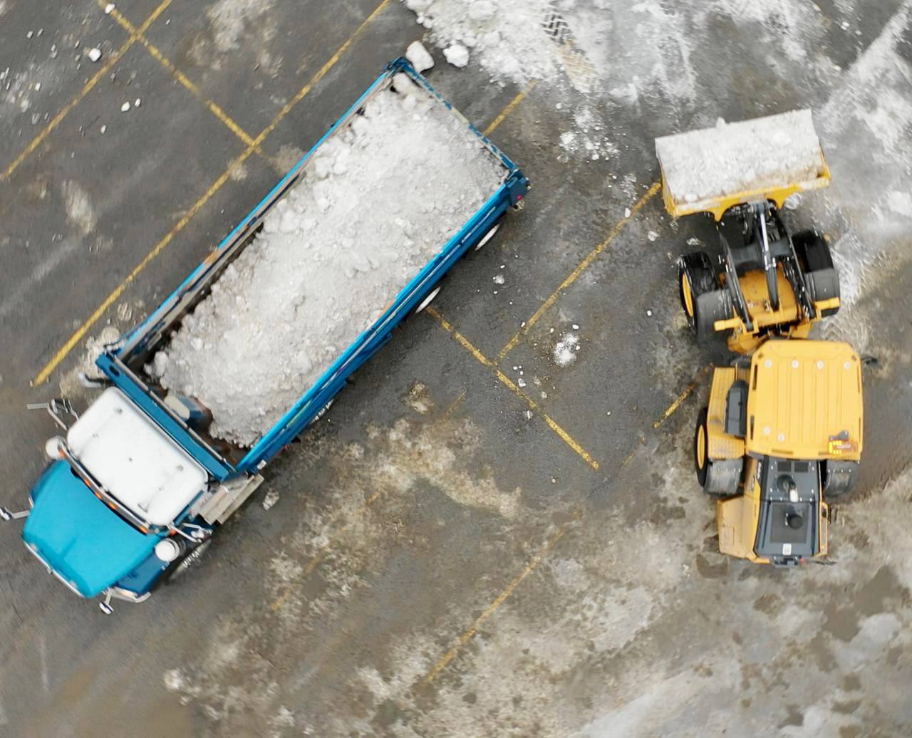 Ottawa Commercial Salting VS Landscape Group Commercial Snow Removal