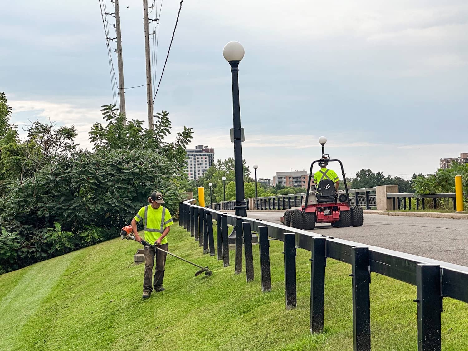 commercial lawn mowing VS Landscape Group Ottawa